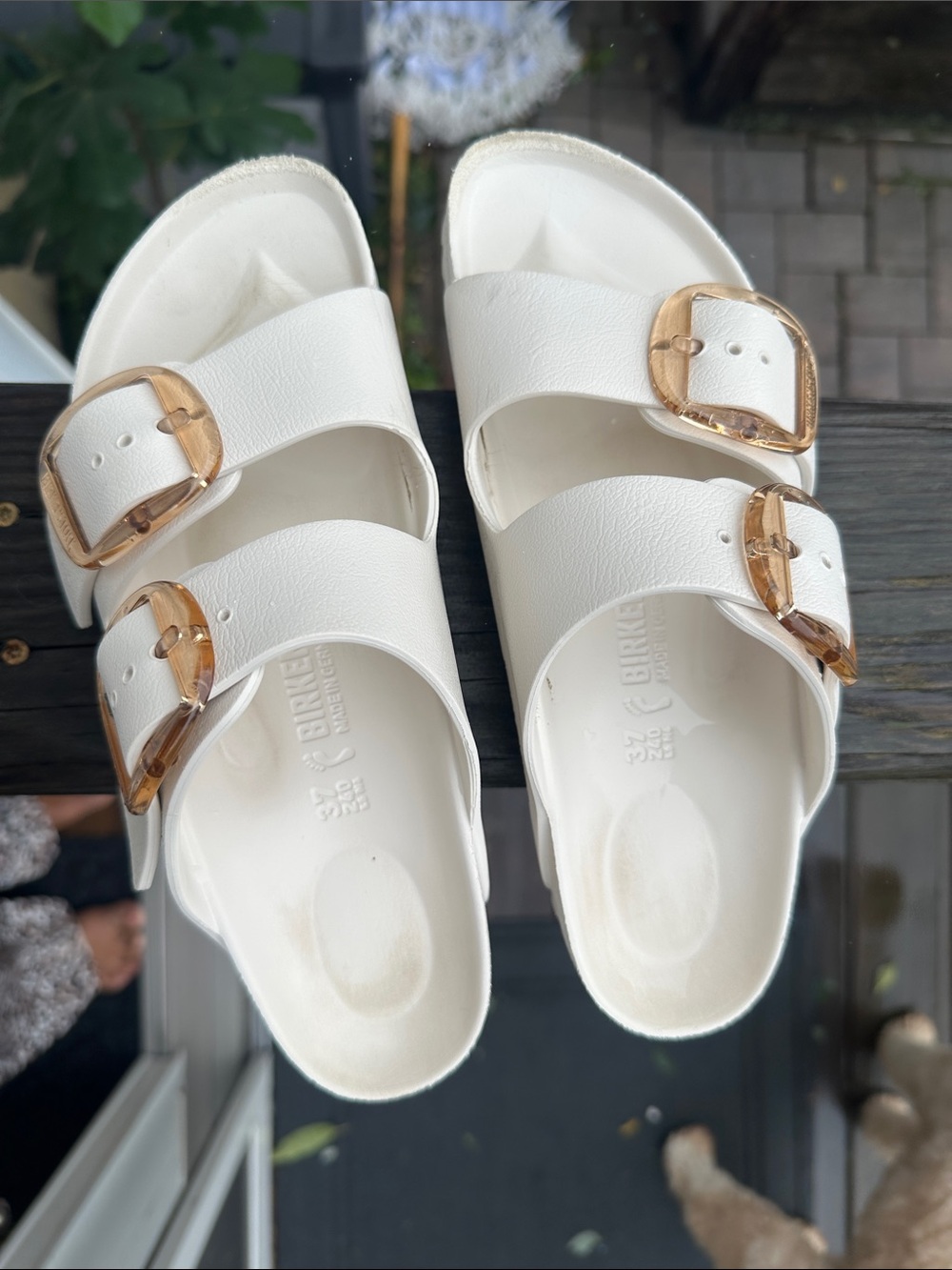 Birkenstock Arizona White Slide Sandals womens Buckles size 37 like new